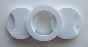 Tres, uno sobre dos